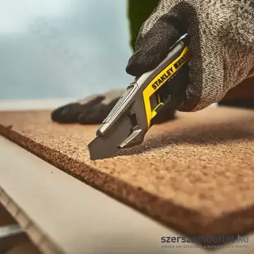 STANLEY Tördelhető pengés kés 18/170mm (FMHT10594-0)