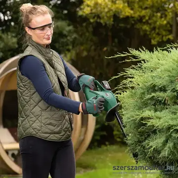 BOSCH EasyHedgeCut 18V-44-11 Akkus sövénynyíró 44cm, 18V (Akku és töltő nélkül) (0600849H06)
