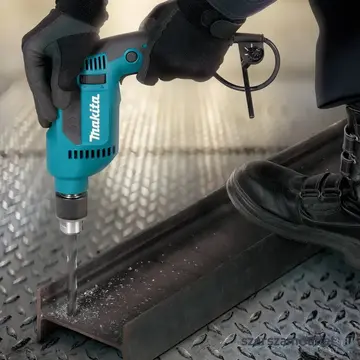 MAKITA DP4020 Kétsebességes fúrógép (630W)