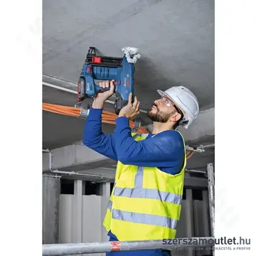 BOSCH GNB 18V-40 Akkus beton szénkefementes szegbelövő 0°, 2,7-3mm/13-40mm (2x4,0Ah/18V)