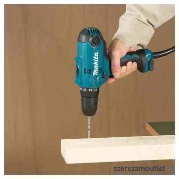 MAKITA DF0300 Fúrógép (320W)